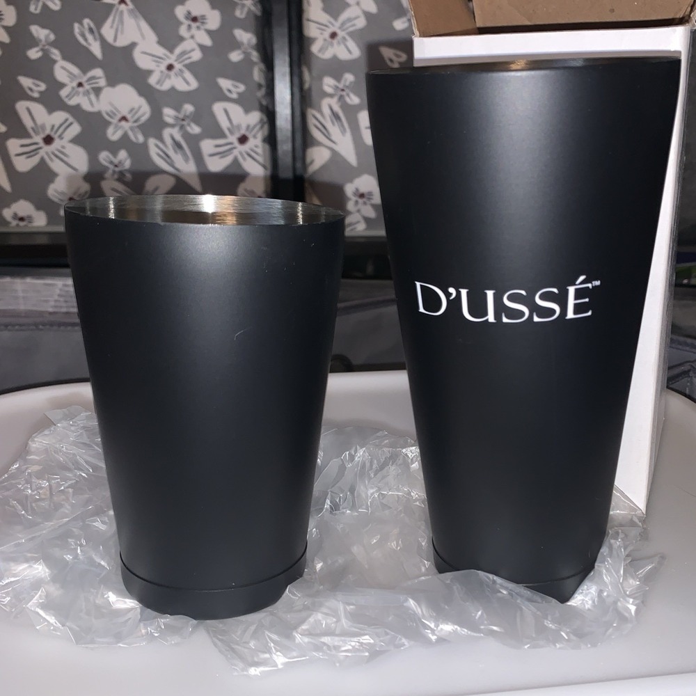 D'USSE  Cognac Shaker 2 Pc Set Boston Style Drink Shakers Stainless Steel New